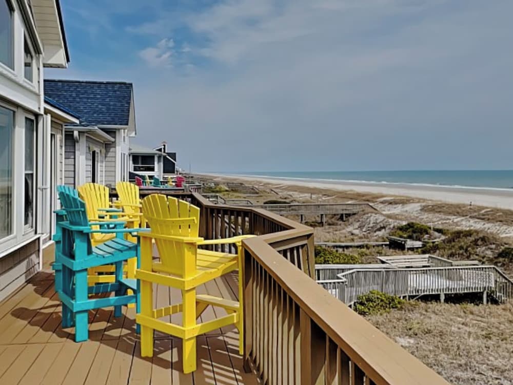 Barefoot Bungalow by Topsail Realty