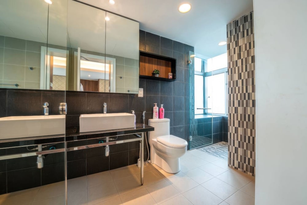 VERVE Suites KL South Apartments & Condo