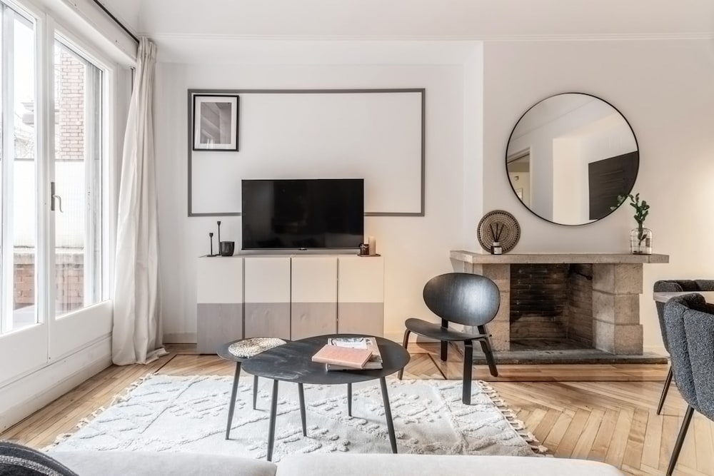 Real - 3 Bedroom and Terrace in Almagro