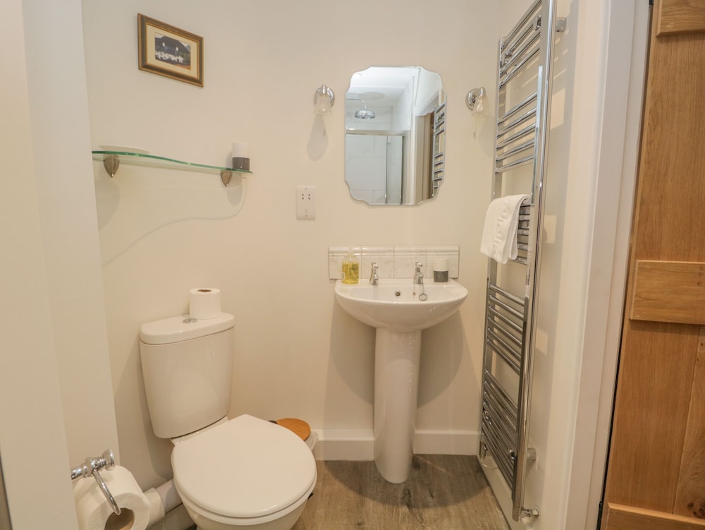 1 Sunny Point Cottages