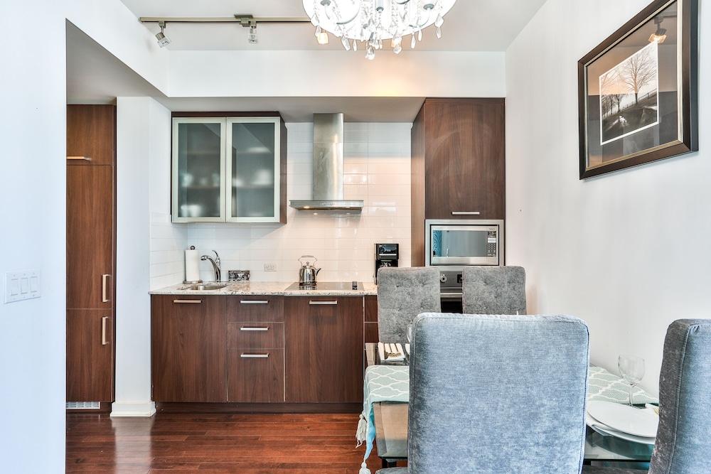 Exquisite 55th Floor 2 Bed 2 Bath Parking-1