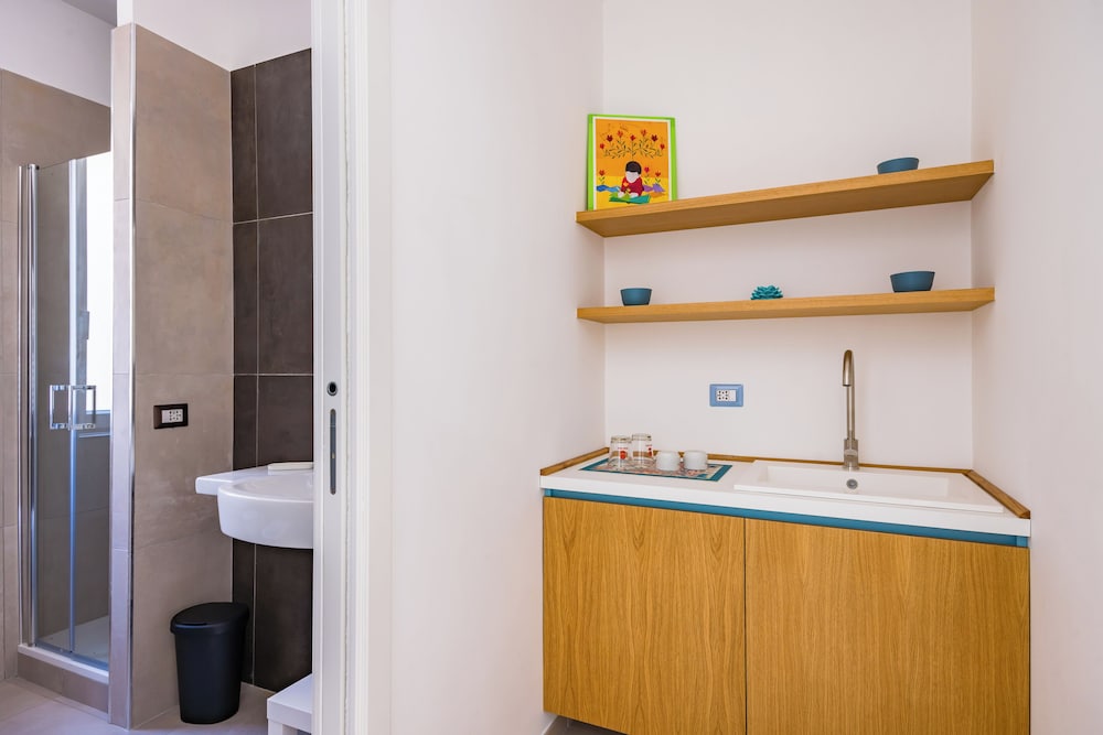 Brombeis Double Bedroom Center by Napoliapartments