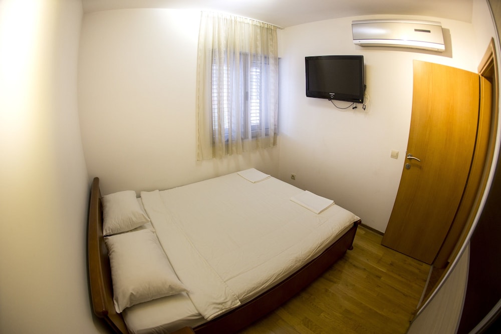 SMS Apartments