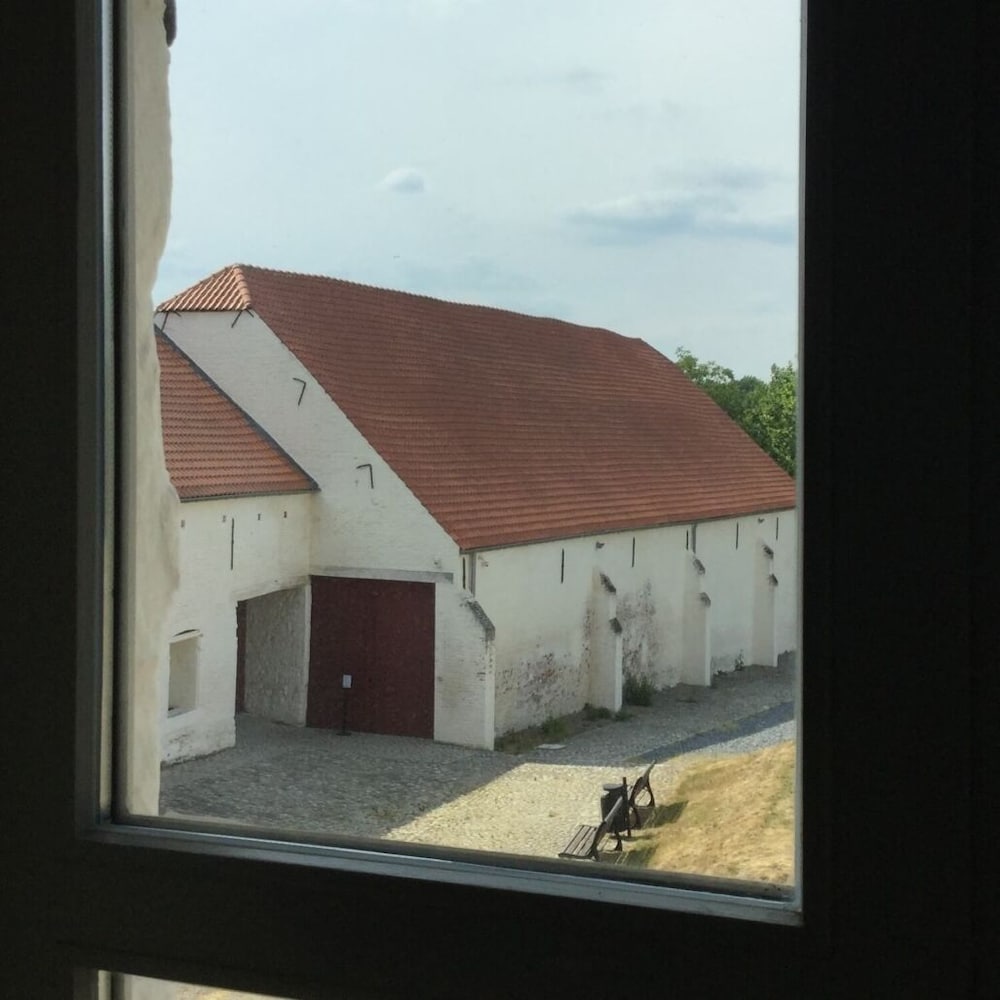 Photo 33