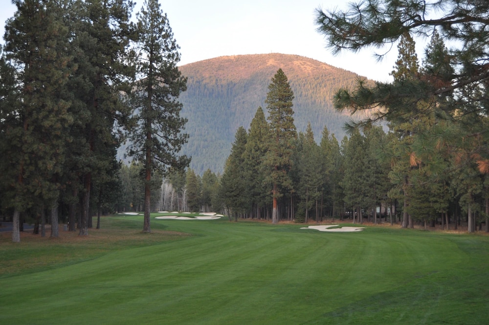 NEW Winter Retreat at Black Butte Ranch