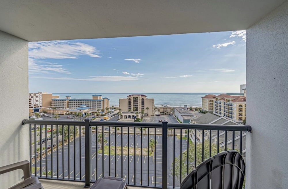 Holiday Towers by Elliott Beach Rentals