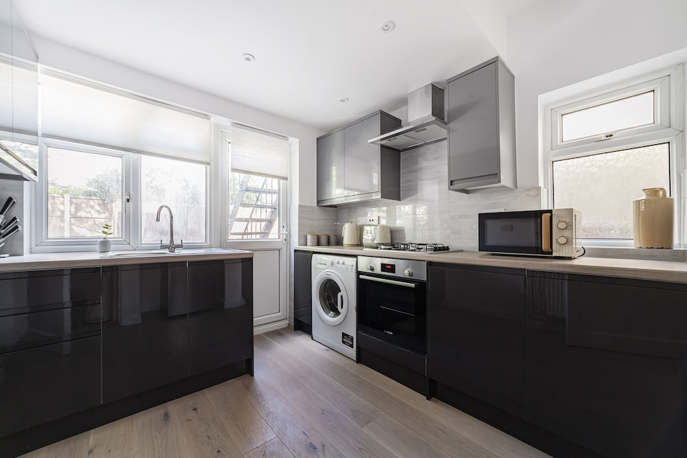 The Neasden Villas