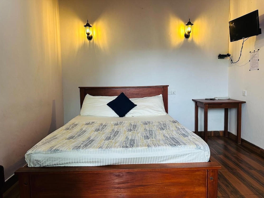 Ella Hide Forest Cottage