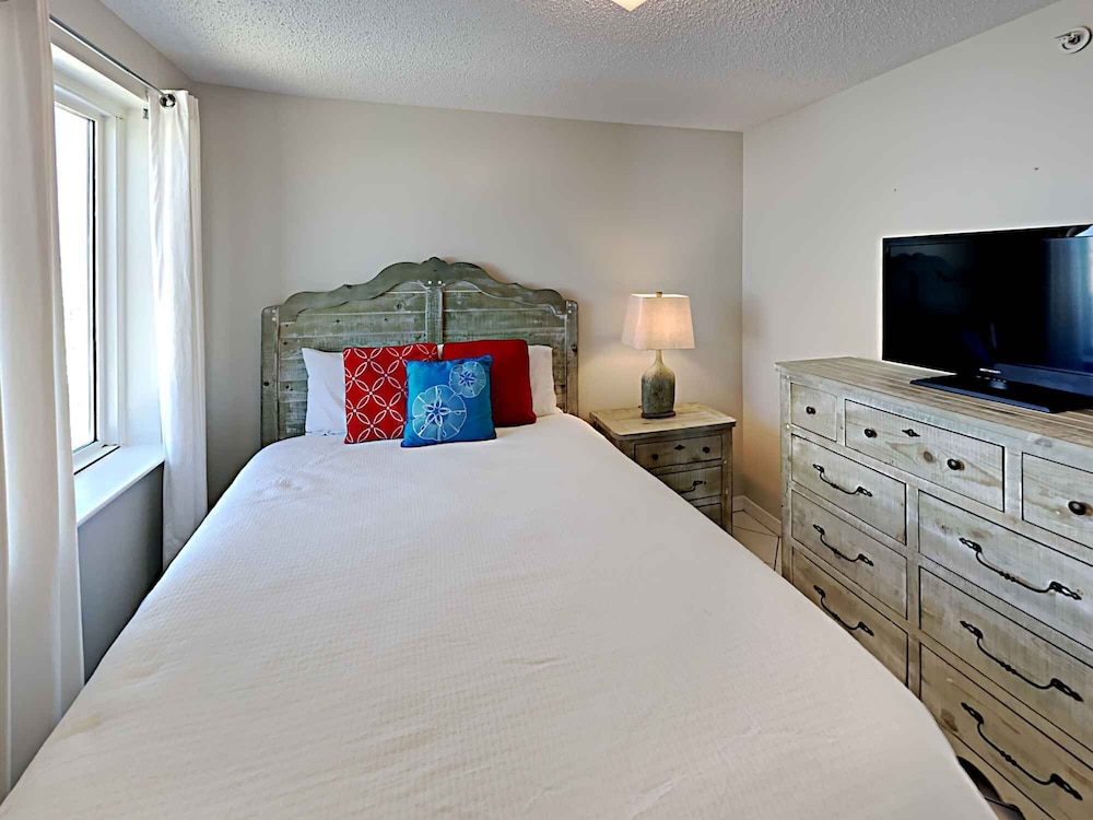 Royal Palms by Southern Vacation Rentals view 3