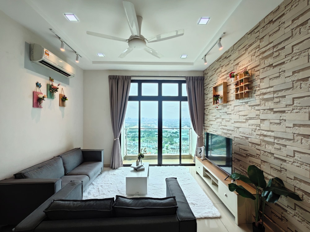 Kempas Dsummit Residences by Antlerzone