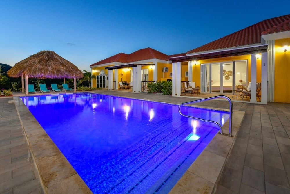 Picaron Villas in Santa Cruz