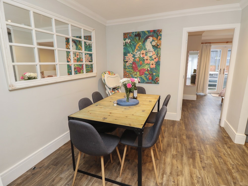 Rookley Lake Cottage