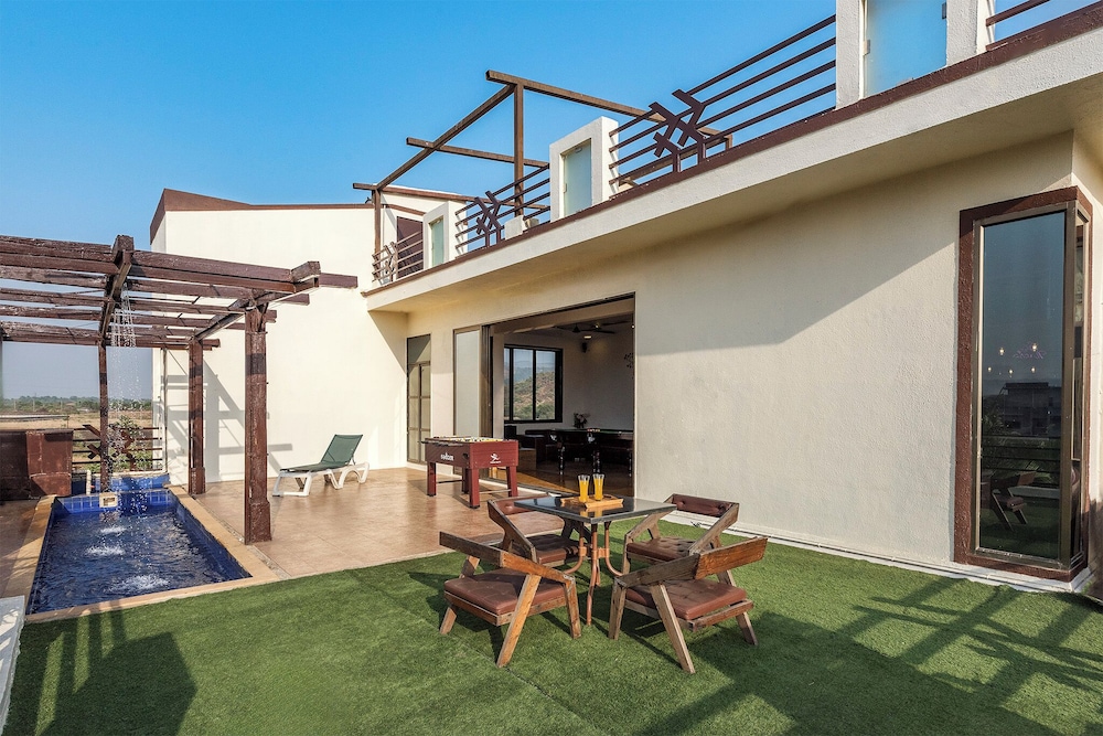 Cosmicstays Luxe Oasis Pool & Bar Villa