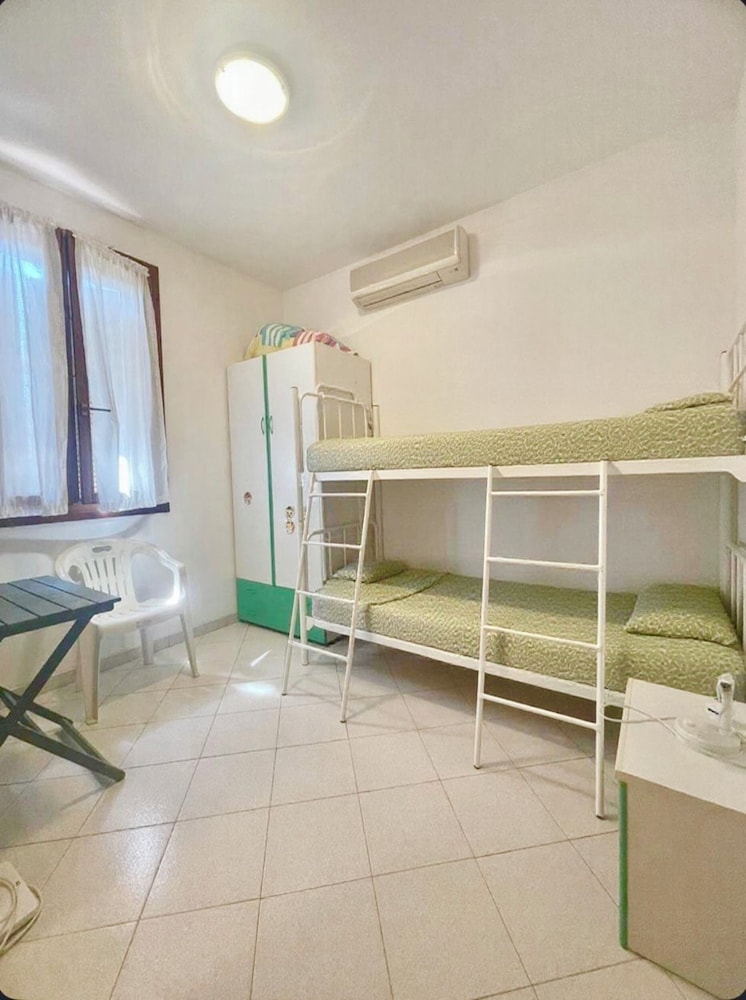 Delightful Villa With Garden and Pool in Albarella