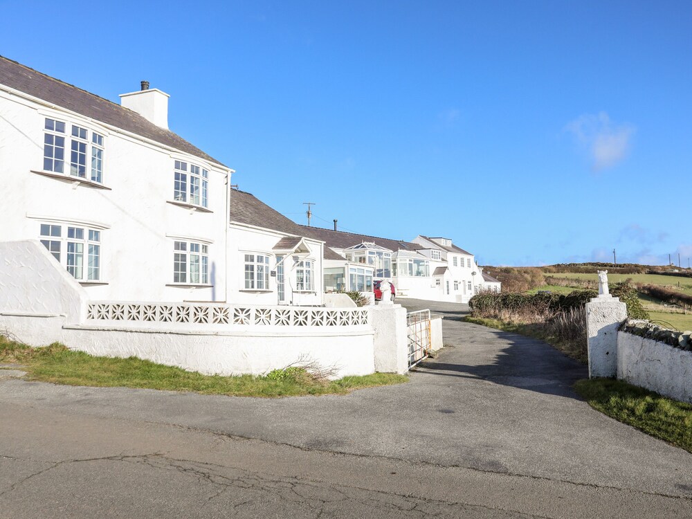 5 Porthdafarch South Cottages