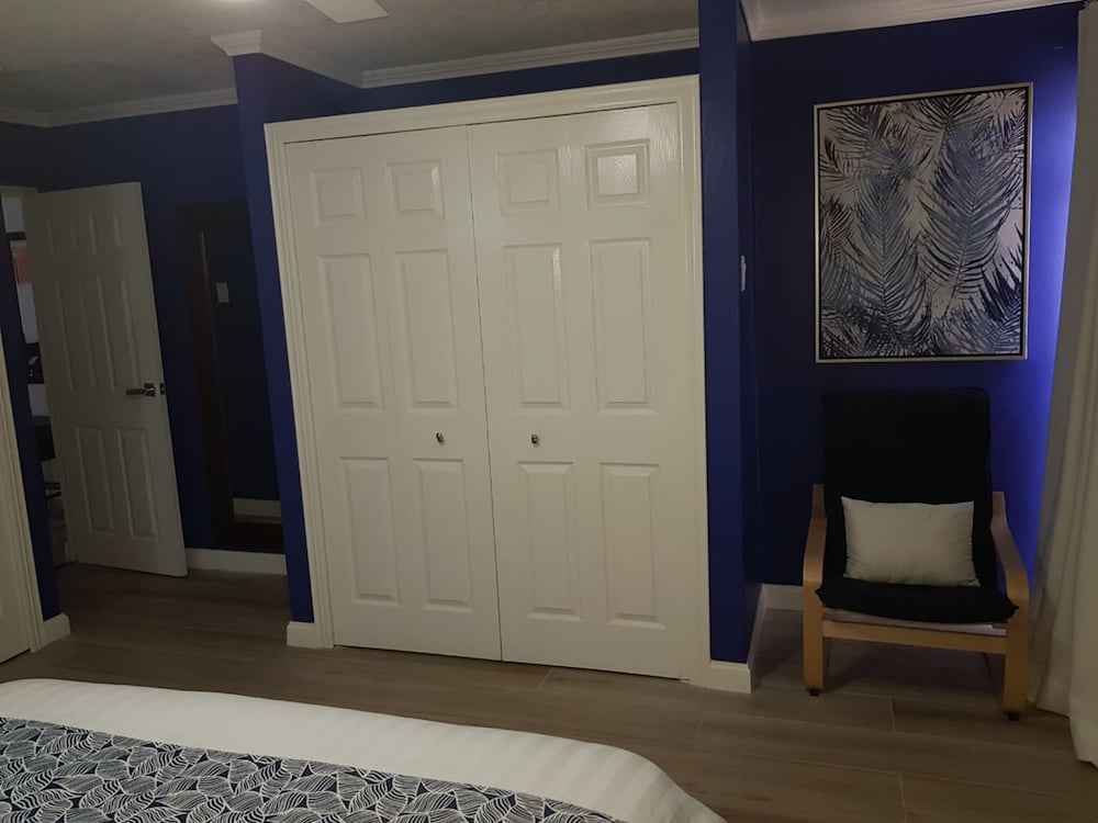 New Kingston Apt at Kensington Court