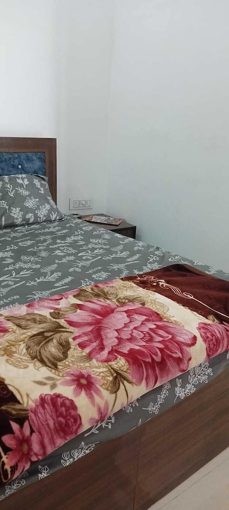 Kanak Hotel & Restaurant
