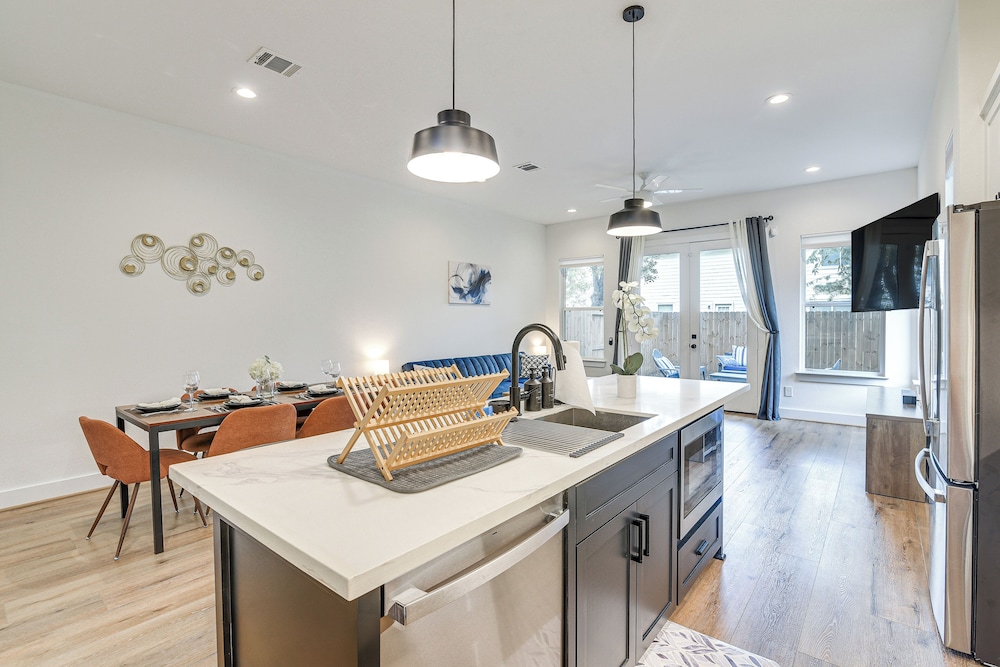 Townhome 3 Mi to Texas Med Ctr & Hermann Park
