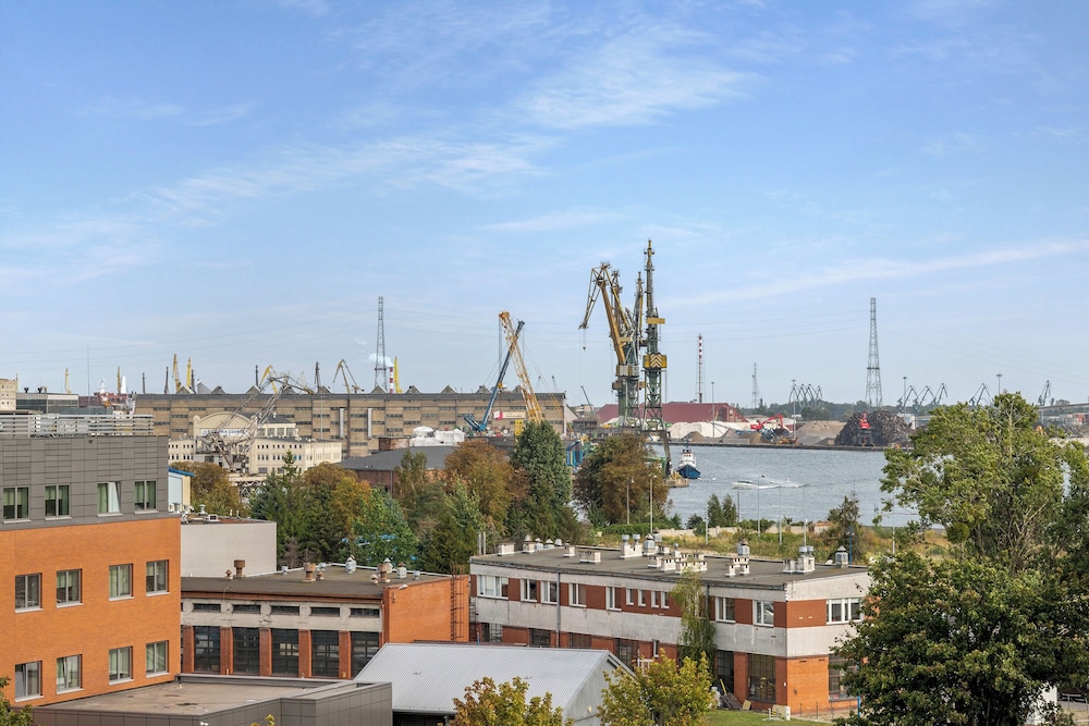 Brabank Riverside & Parking by Downtown Apartments