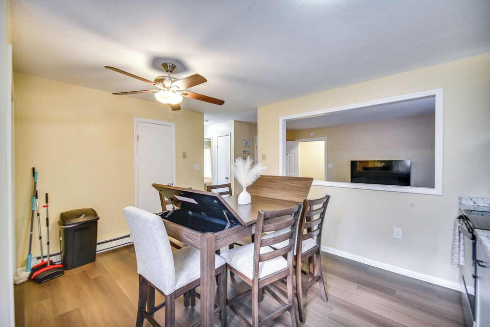 < 1 Mi to Beach! Quaint Norfolk Duplex w/ Yard