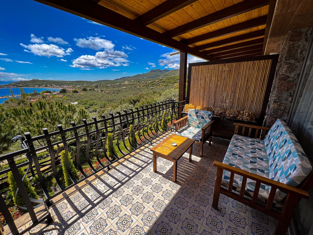 Assos Longevity Hotel