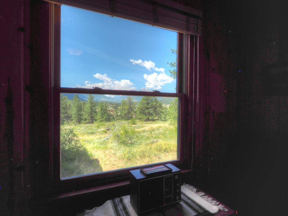 Maccracken Stead -- Ev #3259 2 Bedroom Cabin by RedAwning