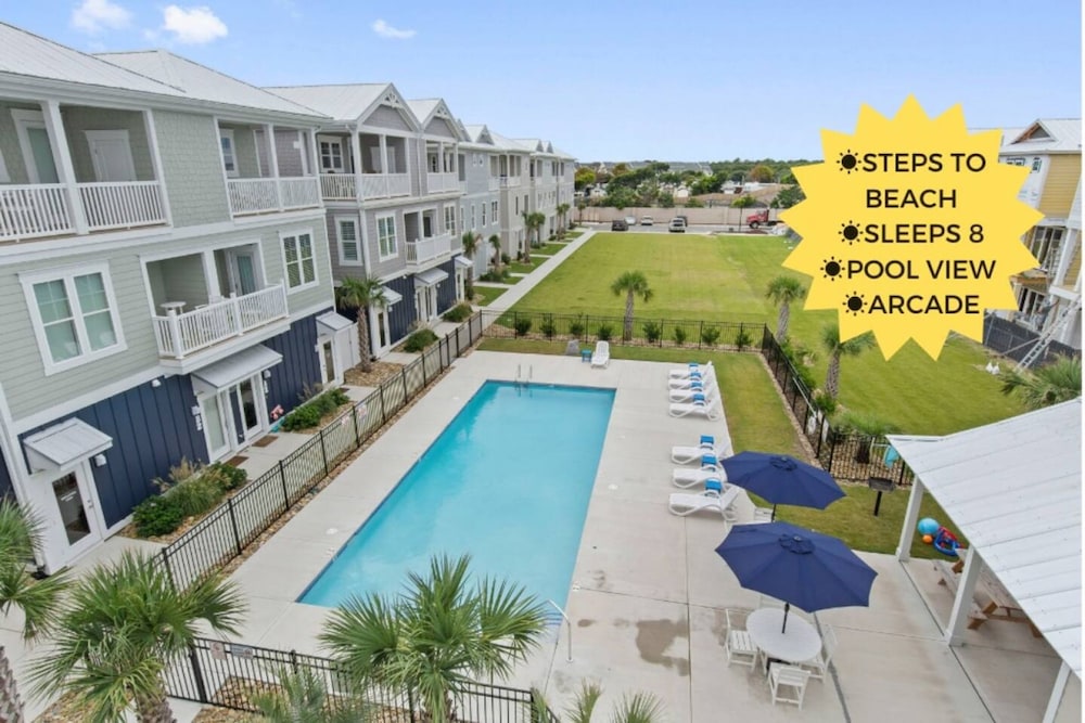 Luxury Beach Condo 5 Min Walk to Beach Shops