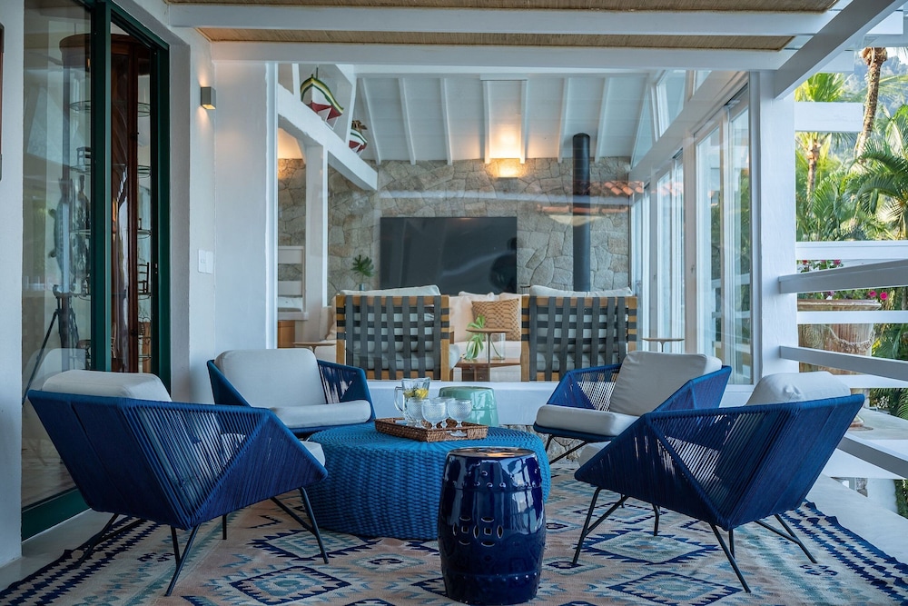 Angra - Mombaça | Mansão Espetacular Beira-Mar, 7 Suites - por Casapē Rio