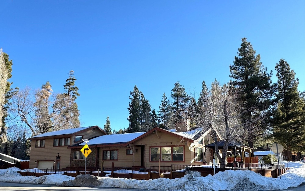 Moonridge Retreat