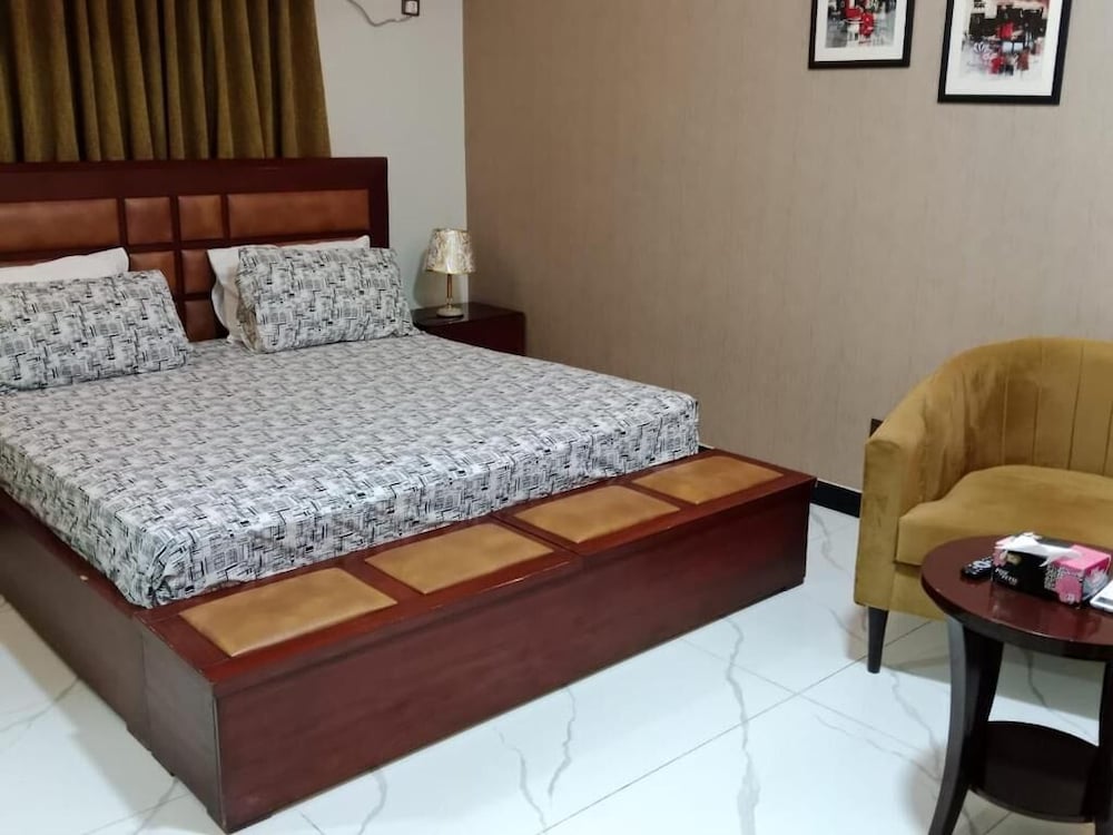 Varano Guest House