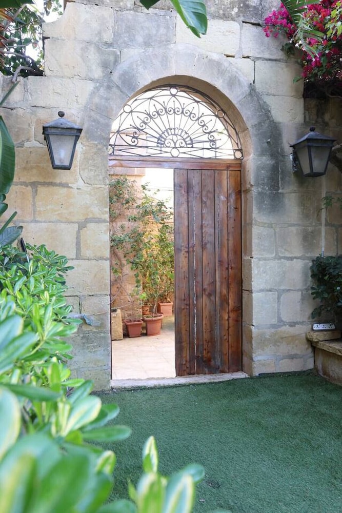 Rustic Xag ra Farmhouse With Pool Garden BBQ