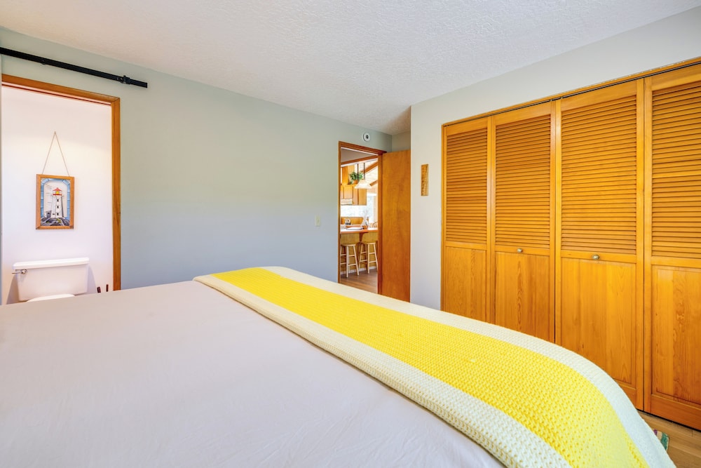 1/8 Mi to Neskowin Beach! Cozy Oregon Coast Home