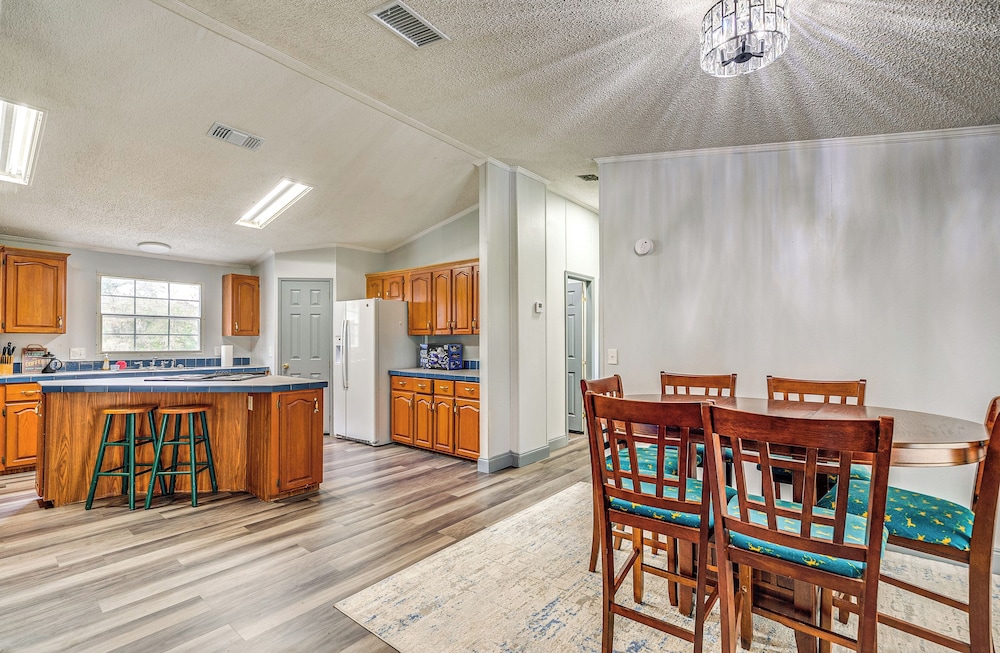 Charming Farmhouse in Morriston w/ Fenced Yard