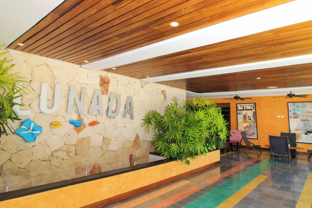 Lunada Bright Stay with Rooftop