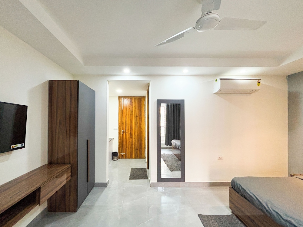 Housr Sector 45 Gurgaon Near Huda City