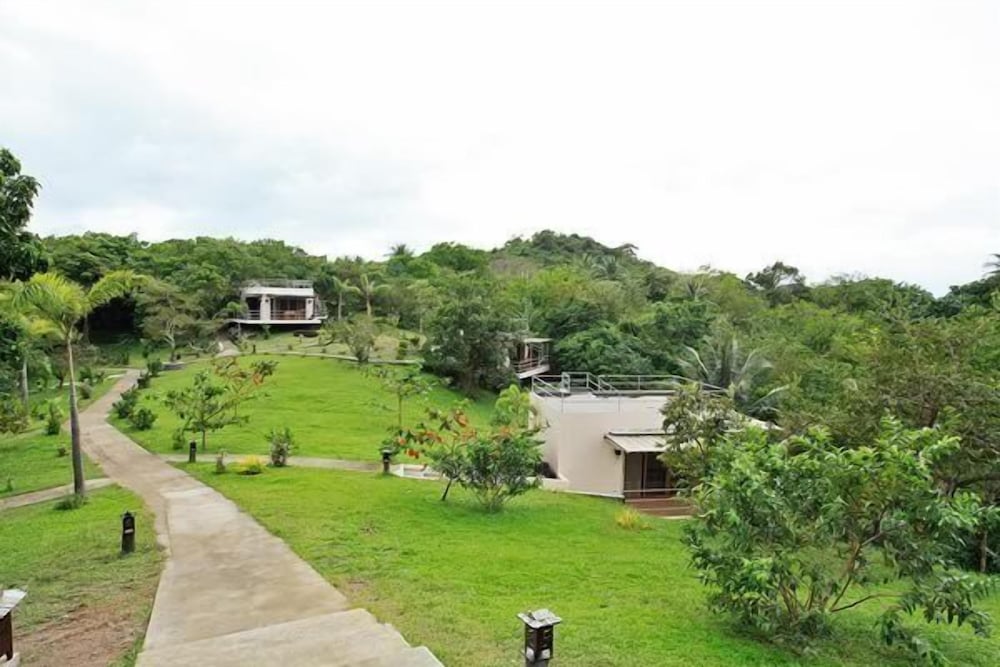 Tugawe Cove Resort