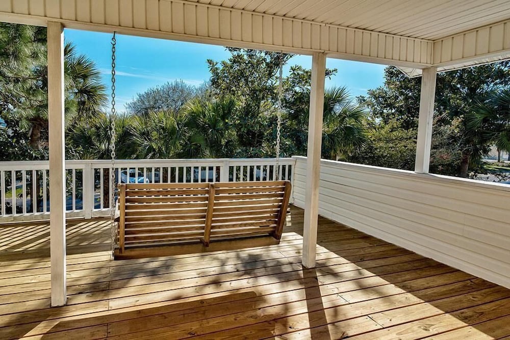 SUMMER SHANDY 4 Bedroom Holiday Home by Five Star Properties