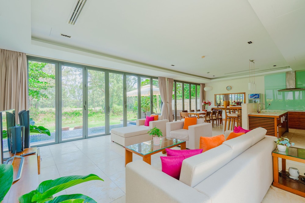 Ocean Villas Beach Resort