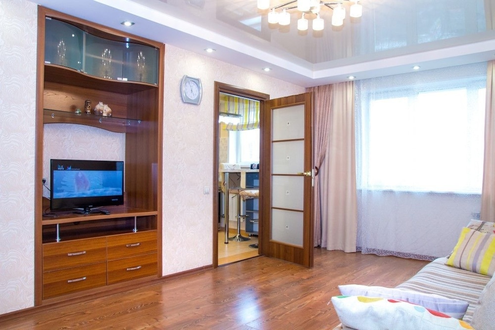 Apartment on Okeanskiy prospect 101 view 3