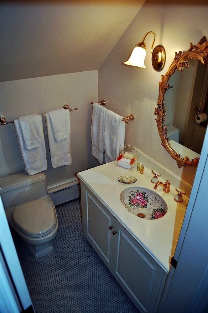 Bar Harbor Vacations - Stone Throw Cottage - Property Image 37