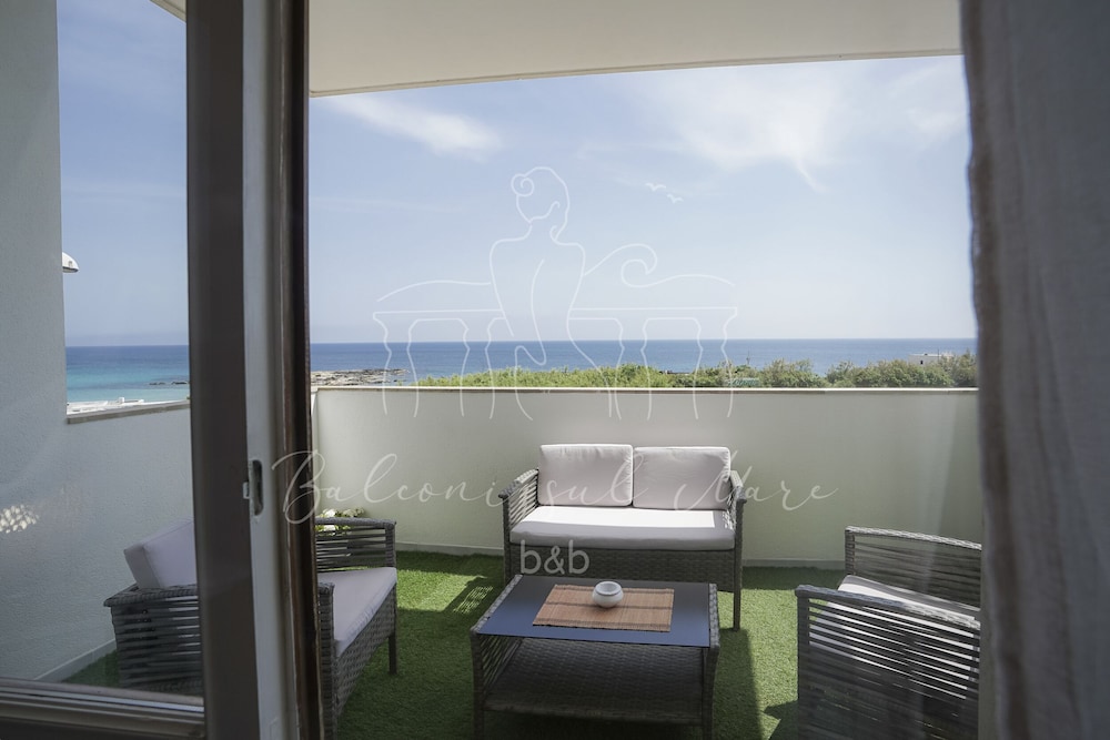 Room in B&B - B&B Balconi Sul Mare Deluxe Room With Hydromassage "madonna Dell'altomare" photo 2