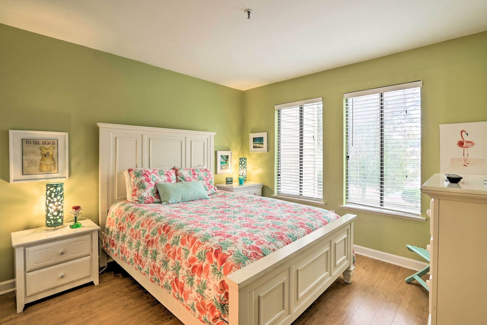 Steps to Beach & Pool Area: Hilton Head Condo