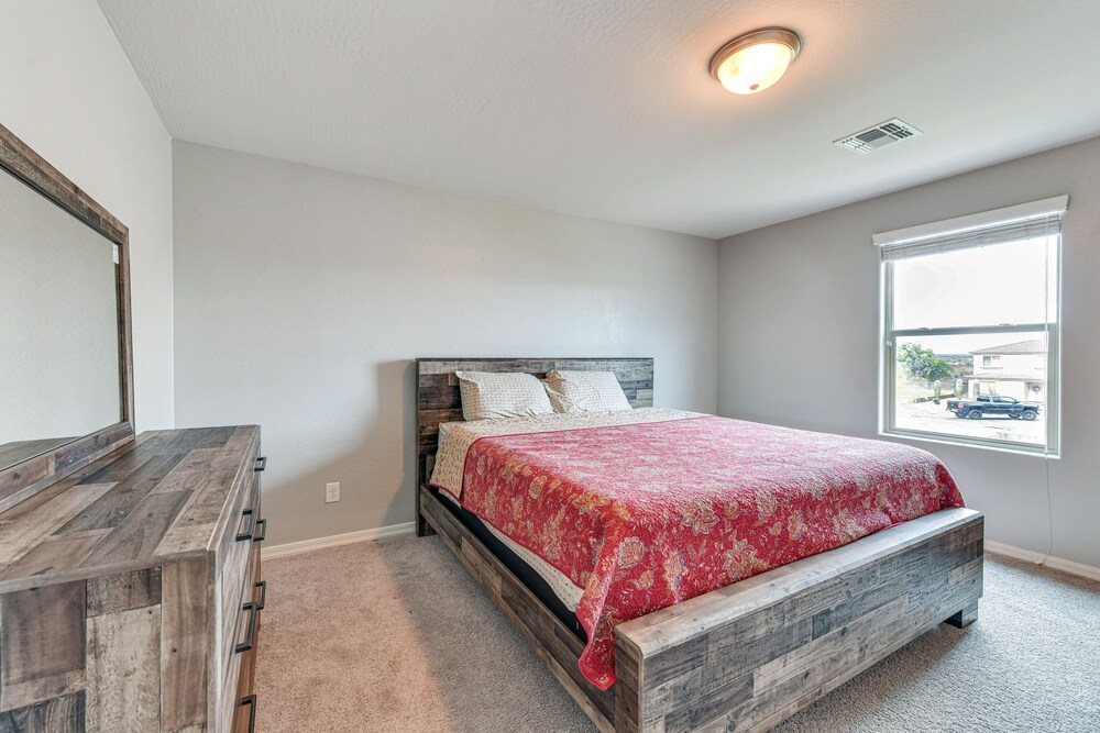 Lovely Family Home w/ Private Yard in Florence! view 4