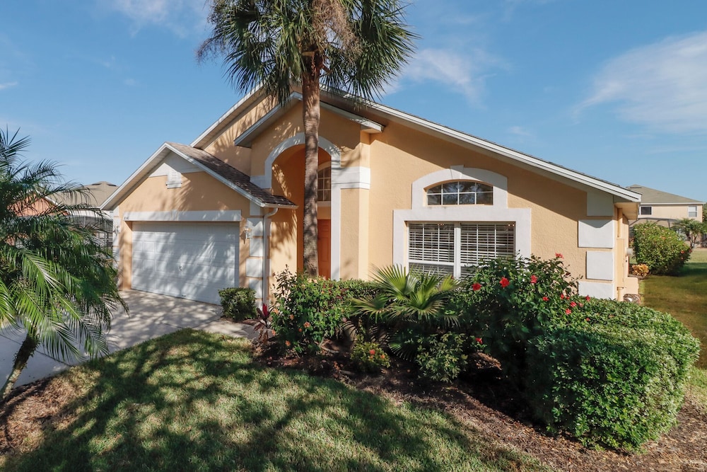 Emerald Island Retreat Near Parks