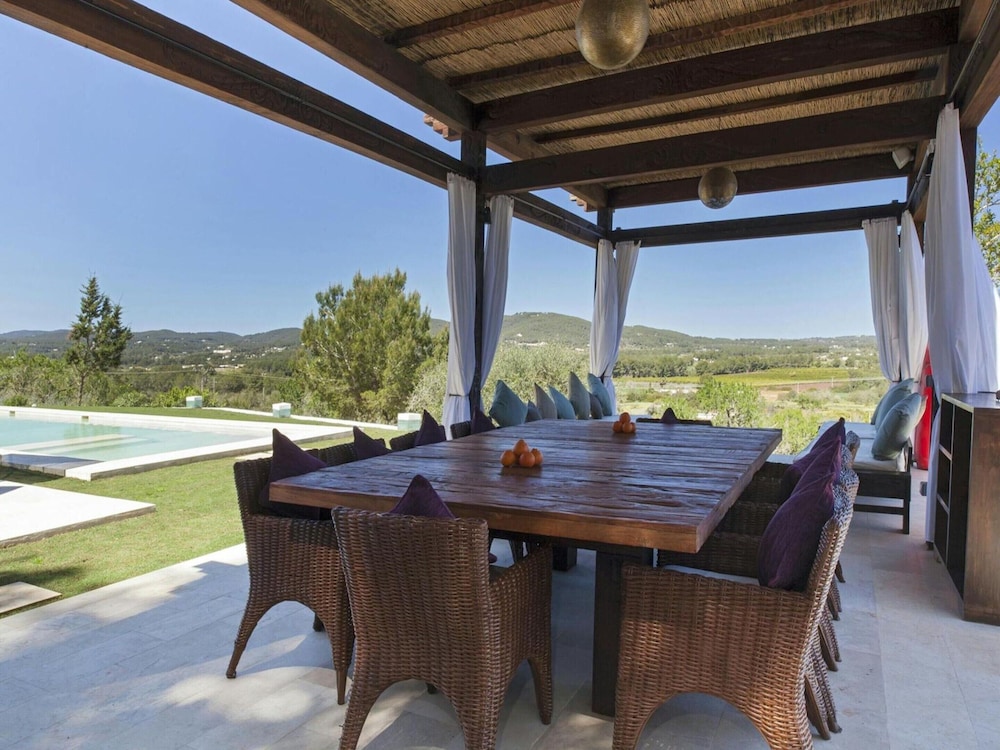 Holiday Home With Barbecue Space