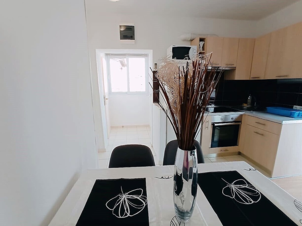 Cute apartment in stone house near sea