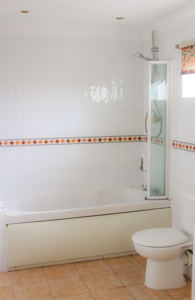 Rotherham Vacations - Consort Hotel - Property Image 12