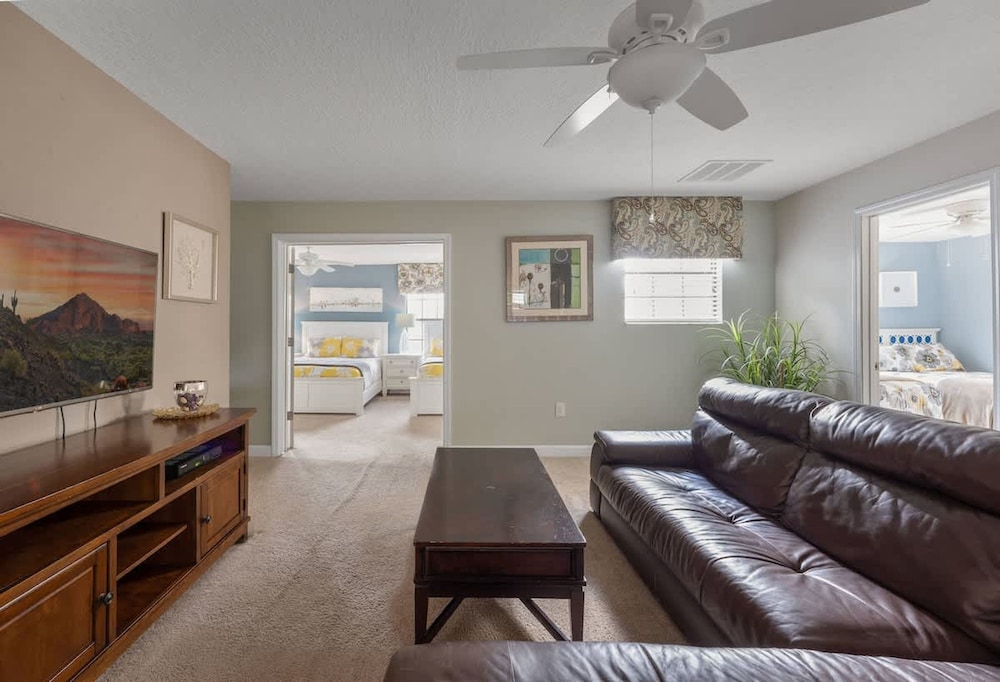 Cozy Comfortable 9BR Retreat in Champions Gate
