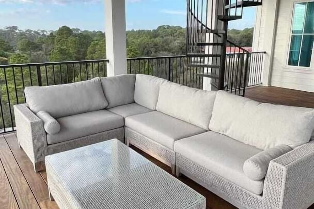 Sunset Pointe 30A by Avantstay Gulf Views, Carriage, Pool