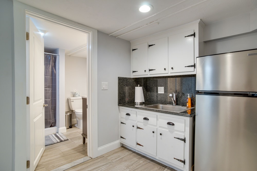 Newly Renovated Dennis Port Home: Close to Beaches